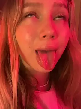 Emi_Sterling webcam show