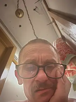 Pokazy przed kamerką  – Scottieloco