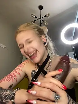 DriveThruCiri Webcamshow