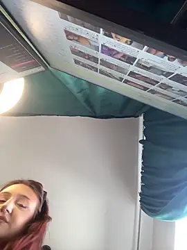 DriveThruCiri Show in webcam