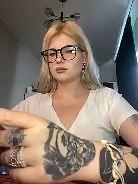 DriveThruCiri – webcam-show