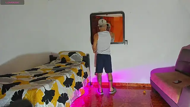Show modela Teo_Rave na web-kameri