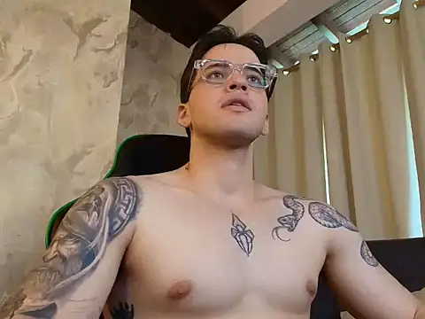RONNY_COLTONn Webbikameraesitys