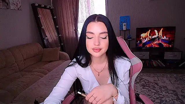 yoursLina's Live Chat Room