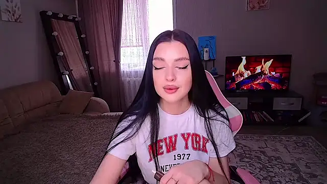 yoursLina Adlı Modelin Canlı XXX Sohbeti