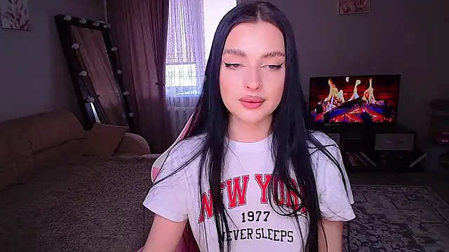 yoursLina Chat XXX live