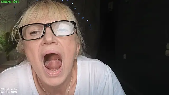 Dr_Mireille Chat XXX in diretta
