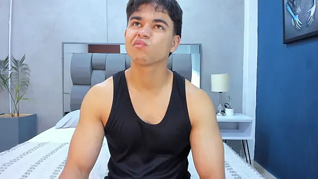 Charlie___Muskn Webbikameraesitys