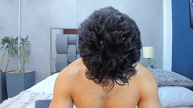 Show modela Charlie___Musk na web-kameri