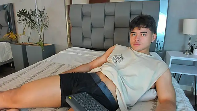 Charlie___Musk Webcam show
