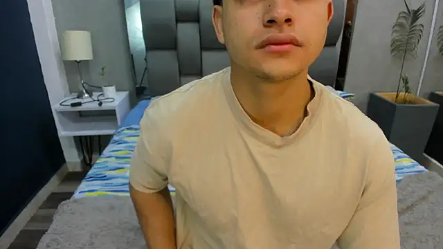 Charlie___Musk Adlı Modelin Web Kamerası Şovu