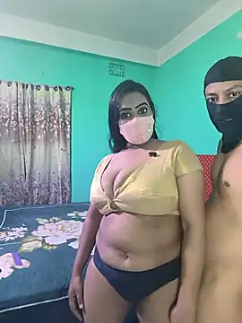 Hot_Cupole: διαδικτυακό σόου στην κάμερα
