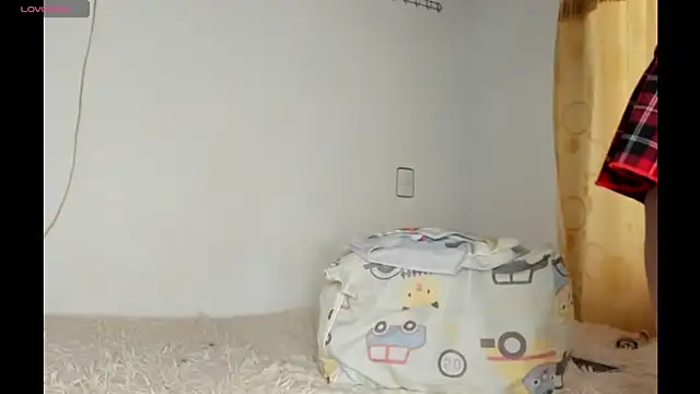 sophi_laraa – Naživo chatovacia miestnosť