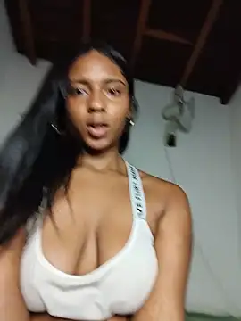 צ'אט XXX בשידור חי של sophi_laraa