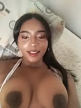 sophi_laraa লাইভ XXX চ্যাট