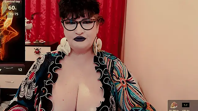 Chat +18 de QuuenOfSin ao vivo