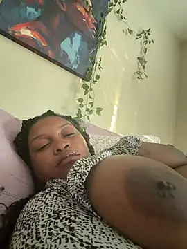 thedarkenchantress Show in webcam