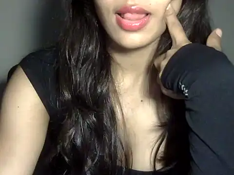 lusty_tanu's Webcam Show