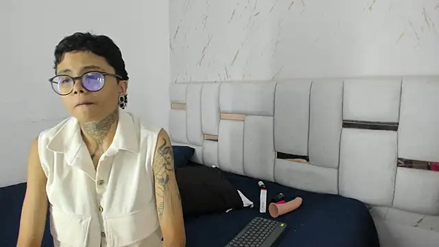 Antony_D_ossa's Live XXX Chat