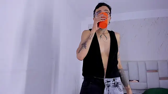 Antony_D_ossa's Live XXX Chat