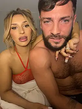 Hisnaughtylilthing webkamerás műsora