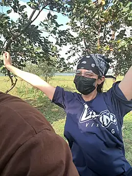 Pokazy przed kamerką – Janvimoon