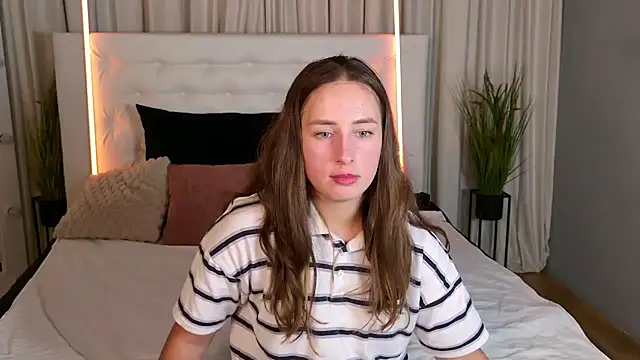 XXX chat uživo modela NadinnL