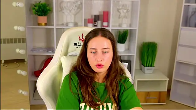 NadinnL Chat XXX in diretta