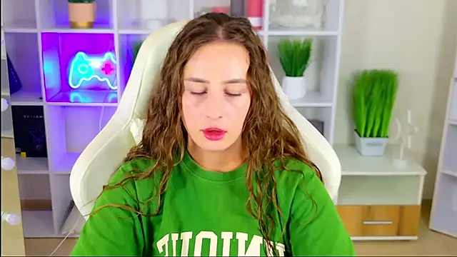 NadinnL 现场XXX聊天