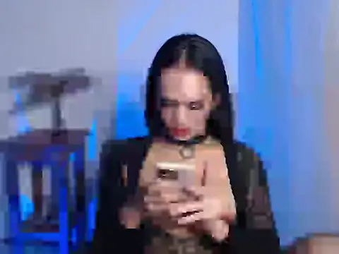 Show modela Queen_Haliyah na web-kameri