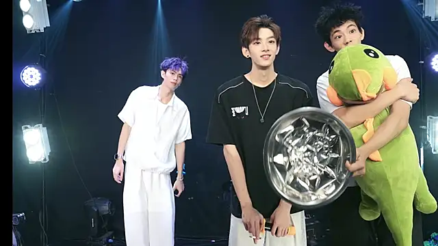 Zouzouboy-001 网络视讯表演