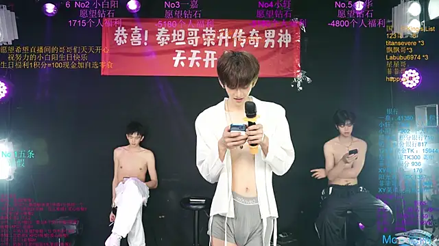 Zouzouboy-001 Show in webcam