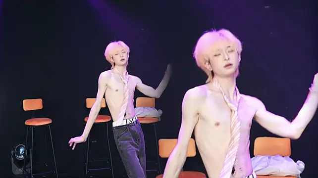 Zouzouboy-001 Show in webcam