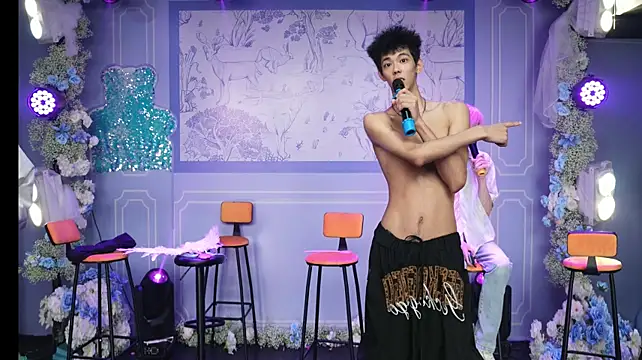 Zouzouboy-001 Show Webcam