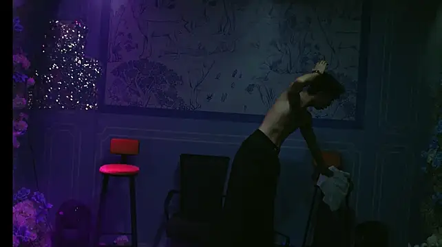 Zouzouboy-001's Webcam Show