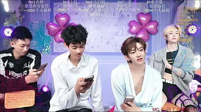 Zouzouboy-001's Webcam Show