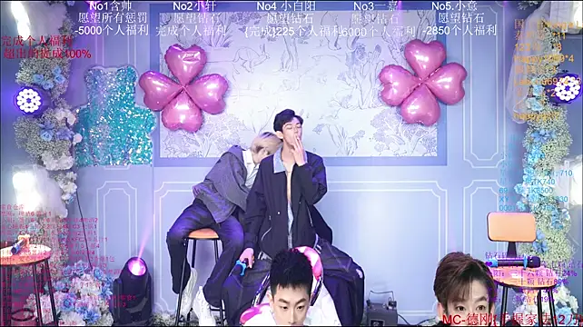 Zouzouboy-001 Webcam Show