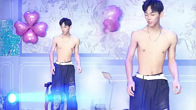 Zouzouboy-001 Webcam Show