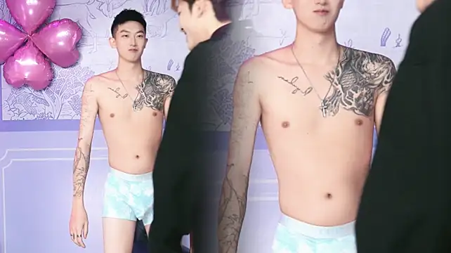 Zouzouboy-001's Webcam Show