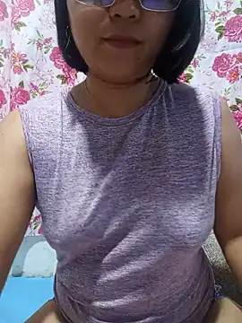 Elara2-0 Pertunjukan Webcam