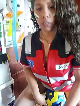 Ivon_C Show in webcam