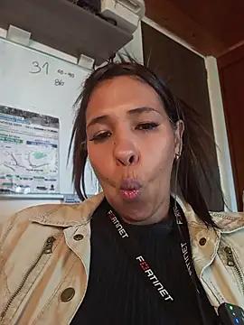 Show modela Ivon_C na web-kameri
