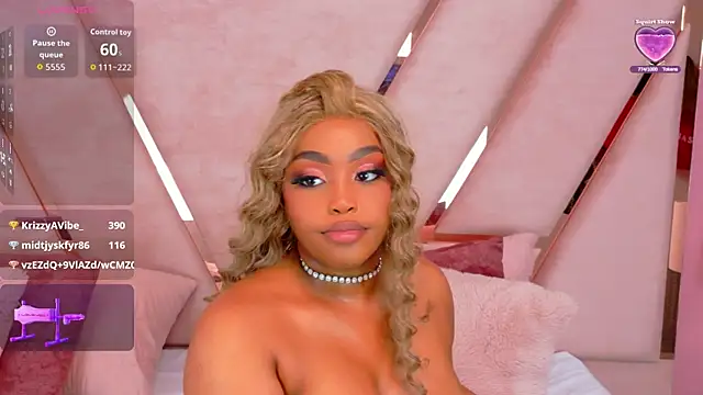 TiannahGlow Adlı Modelin Canlı XXX Sohbeti