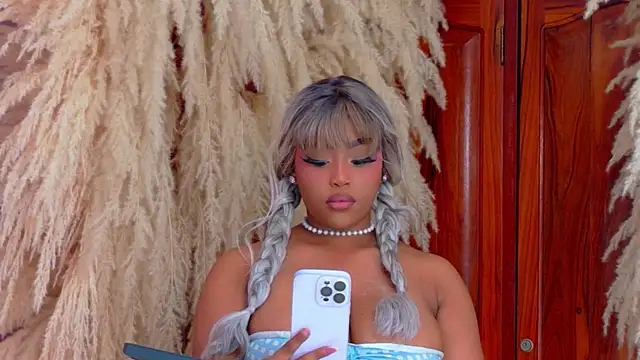 Chatroom XXX en direct de TiannahGlow
