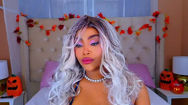 Chat +18 de TiannahGlow ao vivo
