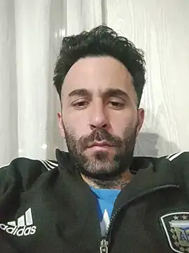 ferch0o12: διαδικτυακό σόου στην κάμερα
