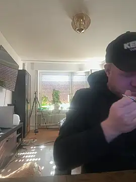 JimmyYayaa webcam show