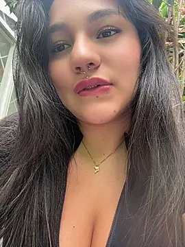 Emily_Gomezz Adlı Modelin Web Kamerası Şovu