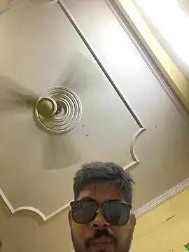 grokdada Show in webcam