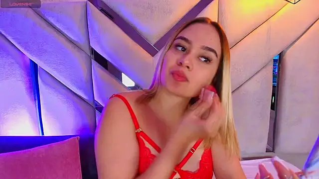Sofia_pamela_'s Live XXX Chat